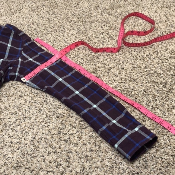 Duluth Trading Company Button Down Shirt Size Small Purple Plaid Flannel - Picture 9 of 9